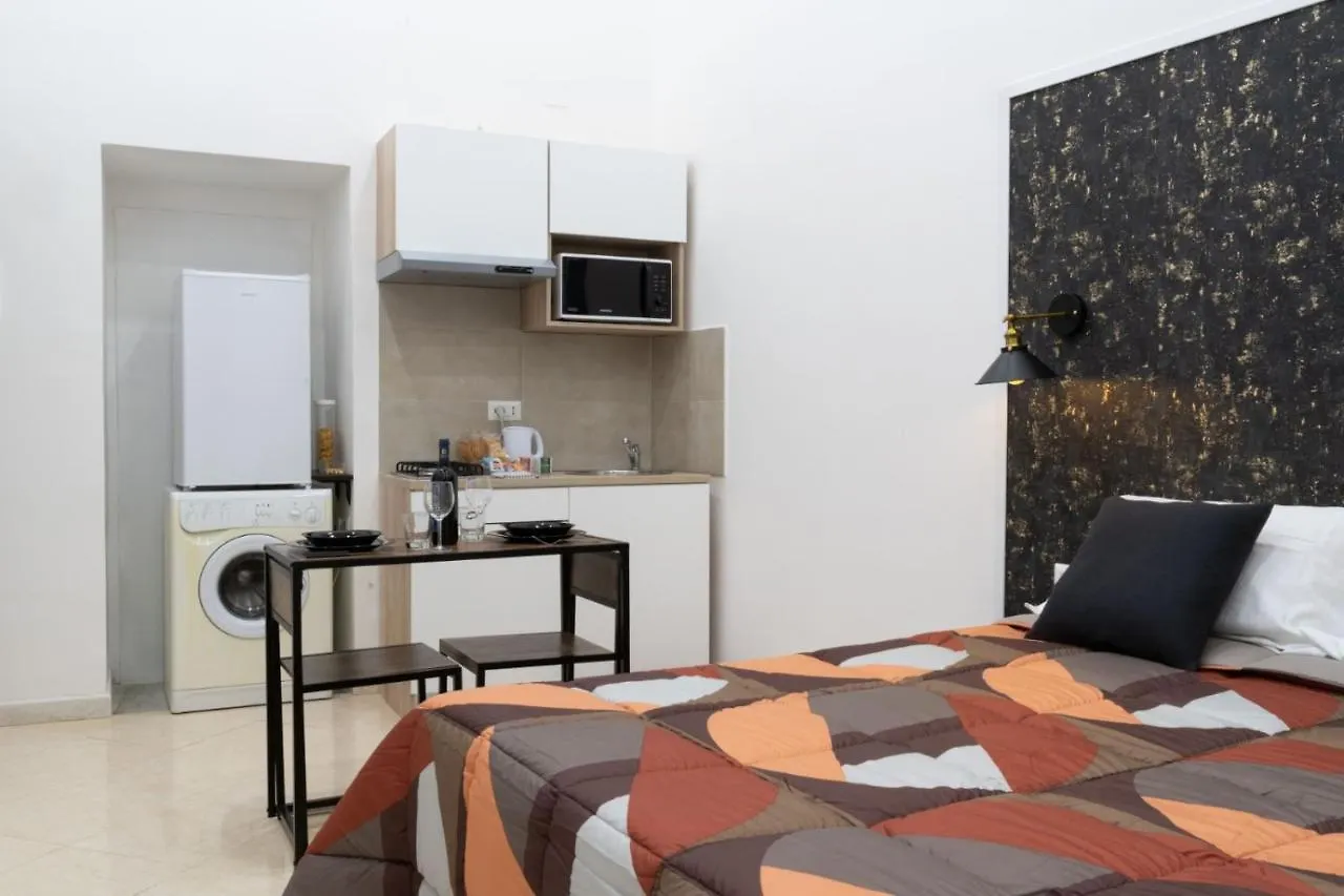 Olina Residence 1 Naples 0*,